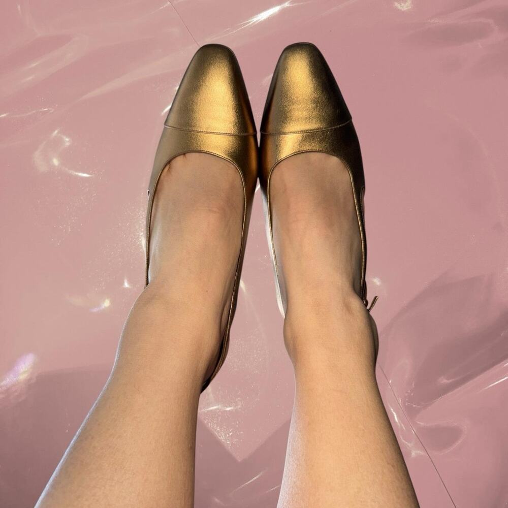 Vintage old money preppy Rene Mancini gold metallic slingback heels Size 8.5